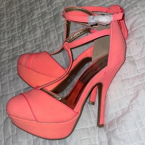 Like NEW Ladies shoes Qupid Platform Heels light pink peach color Size 7 buckle - Picture 4 of 9